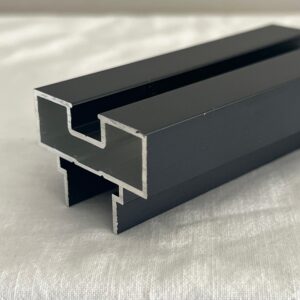 horizontal profile black